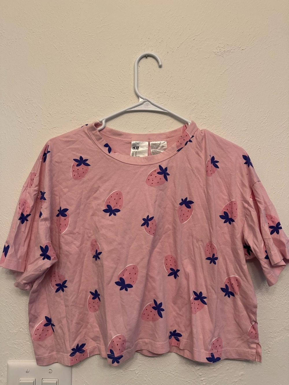 Womens Pink Strawberry Print Short Sleeve Tee/ shorts PJ set - Picture 2 of 3